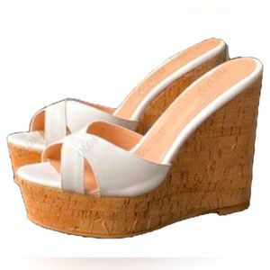 Sexy summery cross-cross wedges